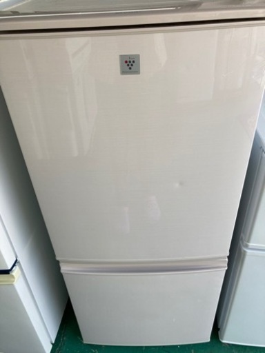 A1492 シャープ　冷蔵庫