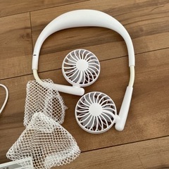 新品 首かけ扇風機　HE-NTF001wの画像