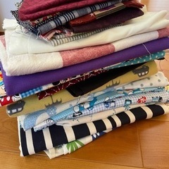 【取引者決定】布、ハギレ(無印良品のブリ材バスケット付き)