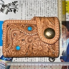 決定【革細工】折りたたみ財布