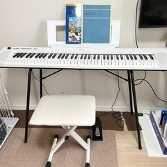【ほぼ新品】YAMAHA電子ピアノ(ホワイト)¥5,000