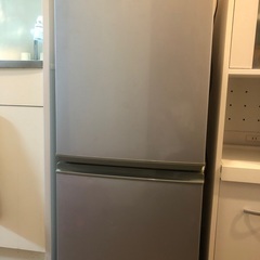 SHARP 冷蔵庫の画像