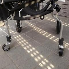 犬用車いす　歩行器の画像