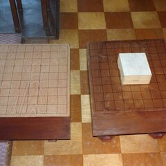 将棋盤　５寸　2台　5000円　1台　3000円　駒は早い者勝ち、駒台無しの画像