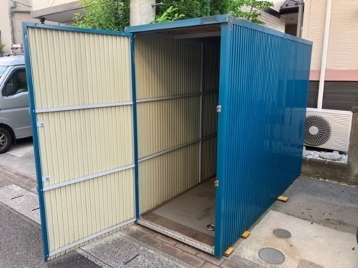 バイク用ガレージ/ 物置き