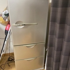 引っ越すので現在使用中の冷蔵庫譲ります255ℓ 