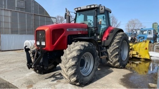 マッセイファーガソン 8260「210ps」
