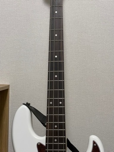 Bacchus ジャズベース ホワイト べっ甲