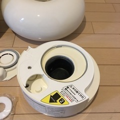 ※価格改定※【送料込2000円】±0スチーム式加湿器の画像