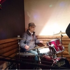 ベンチャーズ の曲を練習中 - バンド