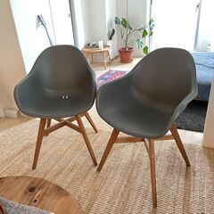手頃な価格で2つのIkeaチェア
