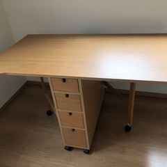 【取引中】折りたたみダイニングテーブルの画像