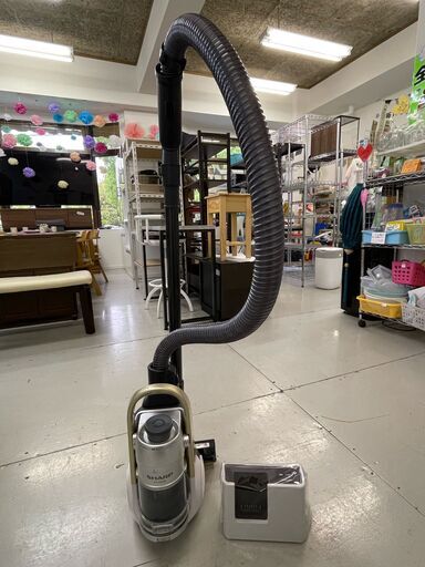 SHARP　充電式掃除機　ECーAS500ーY