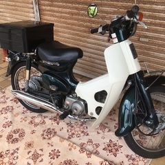 ホンダスーパーカブ　C50  クラシックスタイル　バッテリー新品　リアボックス付きの画像