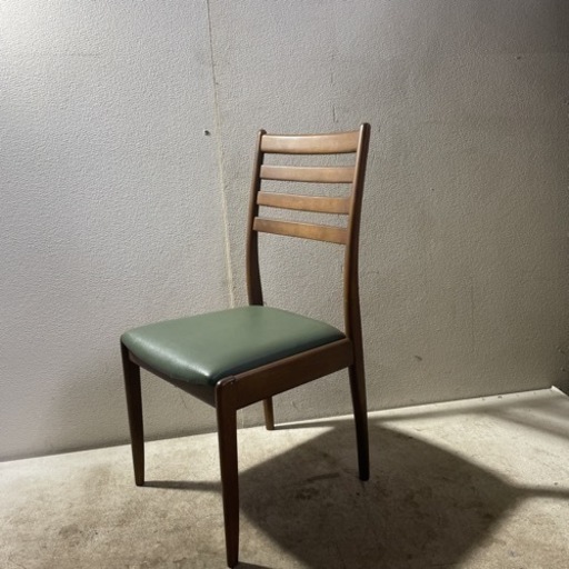 TOYO furniture★ダイニングチェア ★グリーン 合成皮革 肘無し 木製 ナチュラル　20