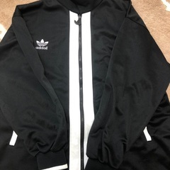adidasとチャンピオン　ジャージ