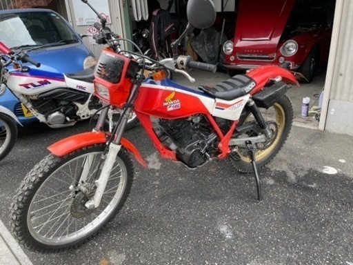 ホンダ　TLR200
