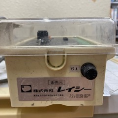 値下げしました！　水槽用！レイシーサーモコントローラー４台、漏電防止ビリビリガード４個の画像