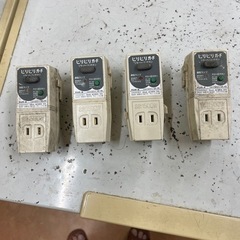値下げしました！　水槽用！レイシーサーモコントローラー４台、漏電防止ビリビリガード４個の画像
