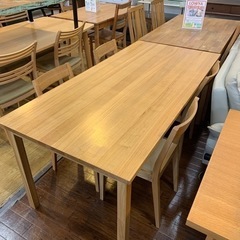 無印良品 ダイニングテーブル 廃盤 希少　タモ材 無印良品の稀少なタモ材を使用したダイニングテーブルです♪80×80cmの