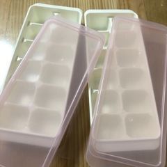 離乳食冷凍トレイ2枚Sおまけ付きの画像