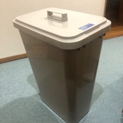 ★角型ペール（ゴミ箱）差し上げます★