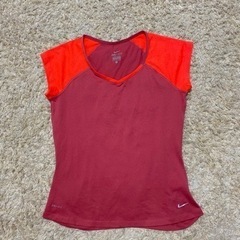 NIKE Tシャツ