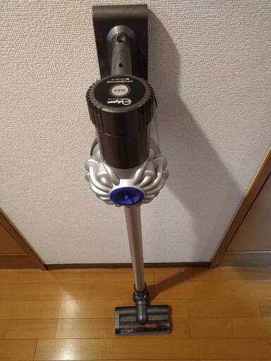ダイソン掃除機、バッテリー切れ　充電器とセット