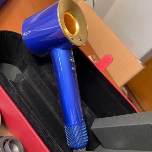 値下げダイソンヘアードライヤー新品大甲橋近く7イレブン新屋敷店前で受け渡し