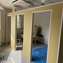 店舗内装工事　間仕切り　クロス貼り - リフォーム