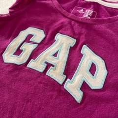 baby GAP 紫 トップスの画像