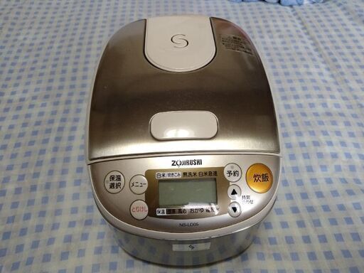 2010年製　象印　炊飯器　3合炊き　中古