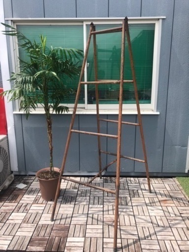 キャンプやフリマにも！アンティークな脚立　鉄はしご　アイアン