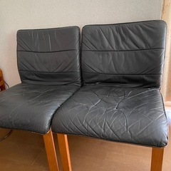 【無料】革張りのダイニングチェア