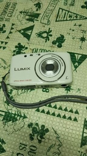 デジタルカメラ（Lumix）