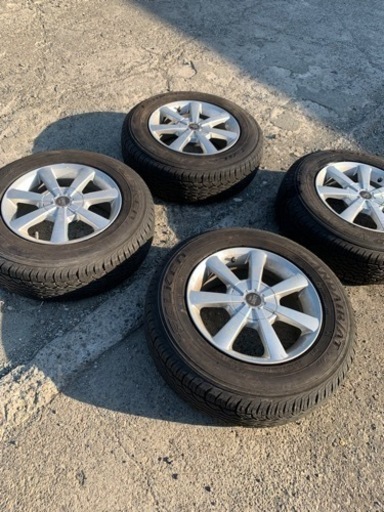 215/70R16タイヤホイル付き