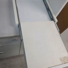 【リサイクルショップどりーむ天保山店】●2256●　キッチンボード　食器棚　ホワイト　上下分割できるセパレートタイプ　強化ガラス　※汚れありの画像