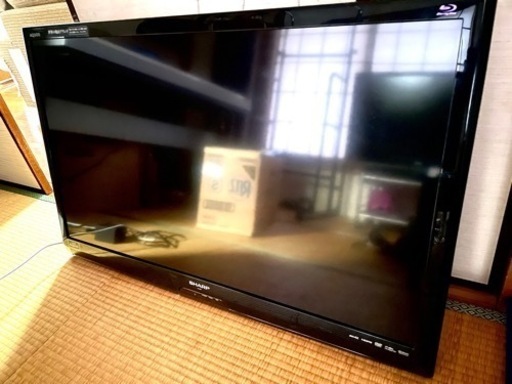 液晶テレビ　AQUOS 40インチ