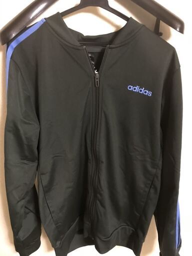 新品未使用 adidas core3 ストライプス　トリコットトラックスーツ ジャージ セットアップ サイズO　XL 定番 3本ライン カーキ