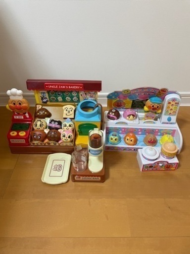 値下げ早い物勝ちアンパンマン　パン工場　アイスクリーム屋さん