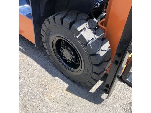 新品ノーパンクタイヤ　ディーゼル　エンジンフォークリフト　1.5トン　トヨタ　5FD15　塗装済　関東輸送費無料(条件有)　1.5ｔ　1500kg