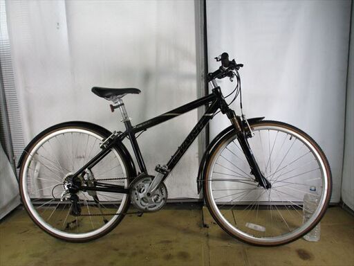 B926★22500円★整備済み スポーツ中古自転車 GIANT CS3200 ブラック　Fサス付き【クロスバイク】