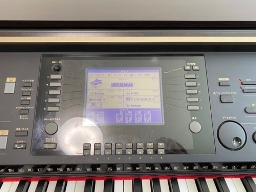 電子ピアノ　Clavinova CVP303 中古