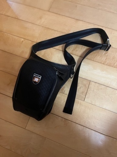 ヒョウドウ　レザーヒップバッグ