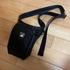 ヒョウドウ　レザーヒップバッグ