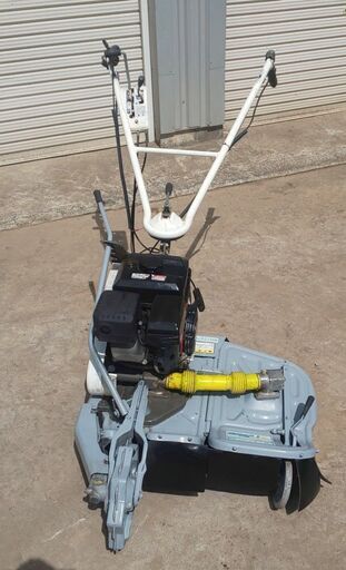 鹿児島発　オーレック 自走式あぜ草刈機４サイクルエンジンウイングモアWM726TL