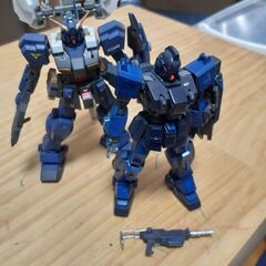 [ガンプラ]塗装済み　HG ブルーディスティニー＆ヘイゼル