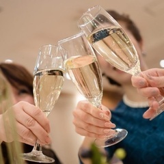 「20代・30代」「30代・40代」のそれぞれ年齢別に、気軽に集...