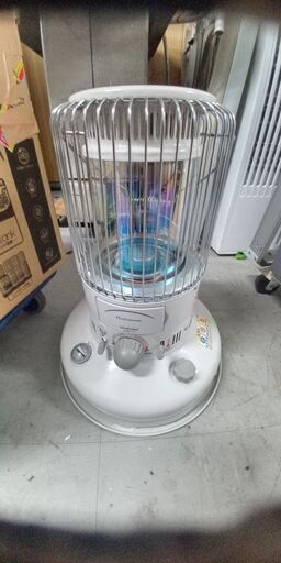 トヨトミ石油ストーブ別館に置いてます
