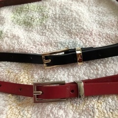 NATURAL BEAUTY BASICのベルト★黒、赤セット